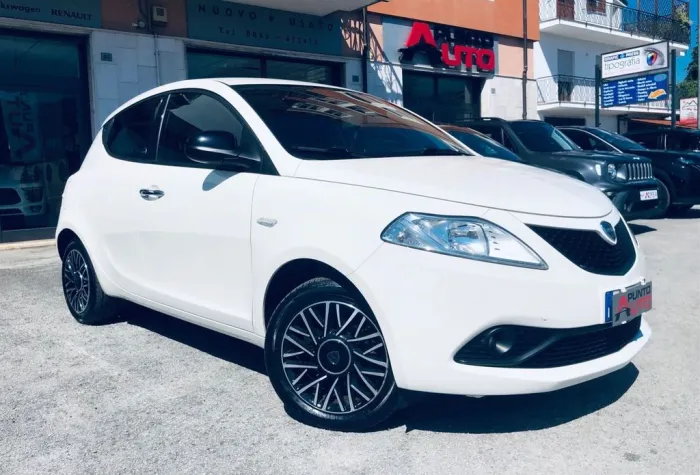 Lancia Ypsilon 1.0 FireFly 5 porte S&S Hybrid Ec