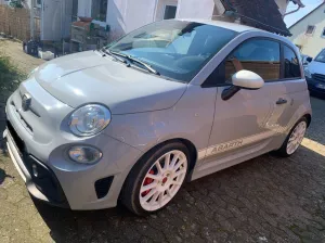 Abarth 595 Esseesse, Akrapovic-Auspuff 180PS