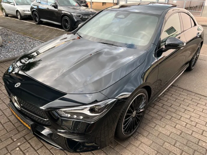 Mercedes-Benz CLA 180 COUPÉ! AMG! NIGHT! PANO! DISTR.! 19ZOLL!