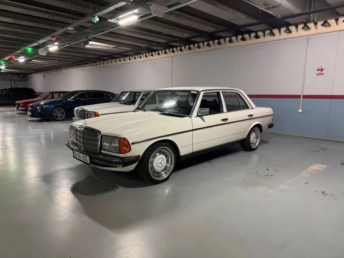 Mercedes-Benz Mercedes W123 200D Baujahr 1979 mit OM606 ...