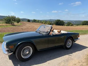 Triumph TR6 mit Overdrive und 3 Fach Webervergaser