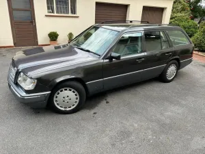 Mercedes-Benz E320T Kombi Vollausstattung 5 Gang Automatik