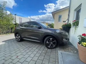 Hyundai TUCSON 4x4 Premium Automatik Leder Panoramadach