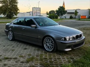 BMW E39 523i Schalter. Viele Neuteile (Old...