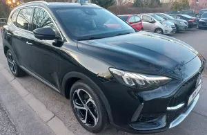 MG HS 1,5i Luxury Aut Klima Leder Navi PDC LMF18