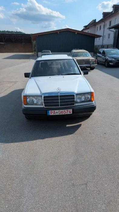 Mercedes-Benz 200