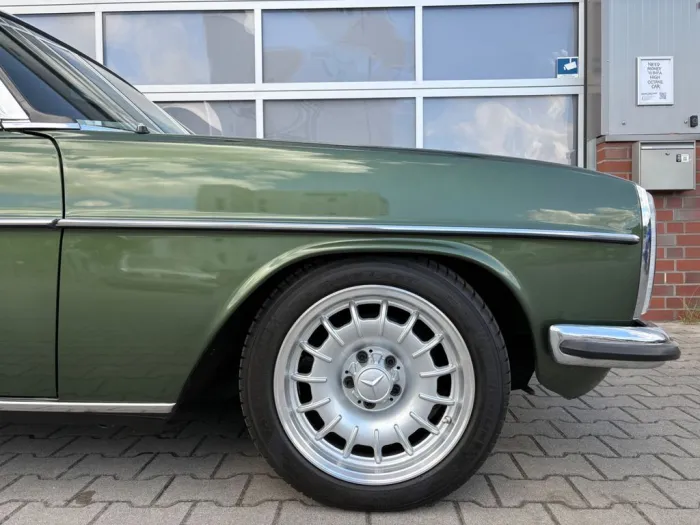 Mercedes-Benz 280 CE /8 / Automatik / Ex Schweiz / Farbkombi