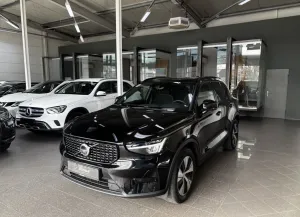Volvo XC40 T4 Recharge Plus Dark LED ACC CarPlay H&K 3