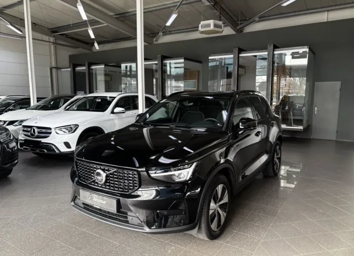 Volvo XC40 T4 Recharge Plus Dark LED ACC CarPlay H&K 3