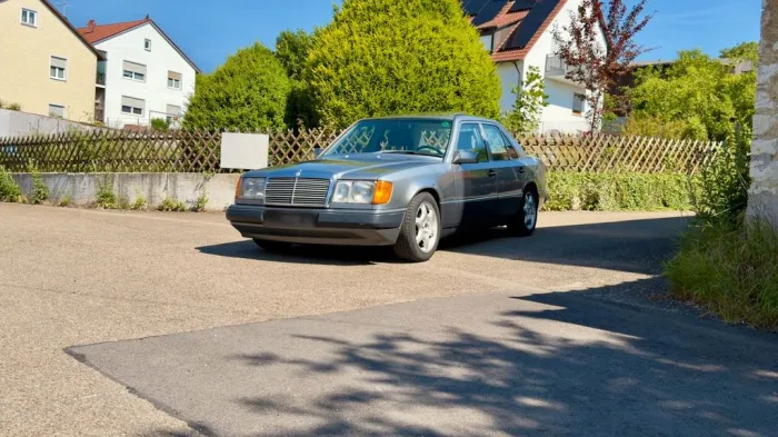 Mercedes-Benz Mercedes 230E W124 Automatik Limousine *TÜ...