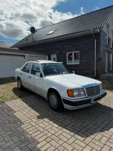 Mercedes-Benz Mercedes 230E W124