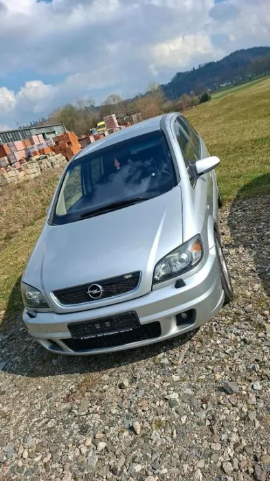 Opel Zafira OPC 200ps TÜV 2/2028 7 Sitze
