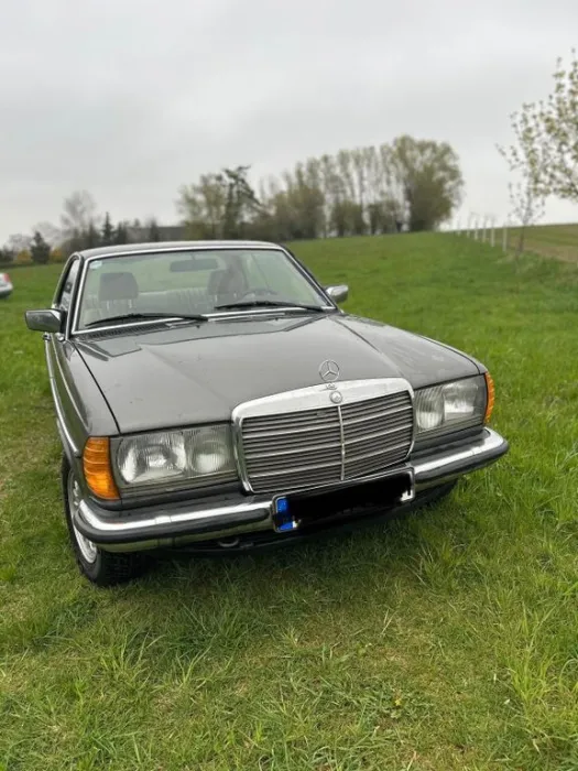 Mercedes-Benz 230
