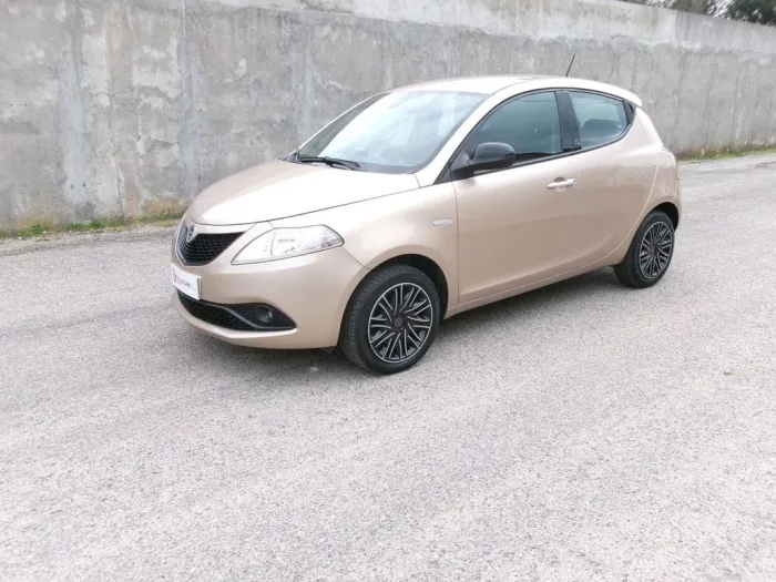 Lancia Ypsilon 1.0 FireFly 5 porte S&S Hybrid Ec