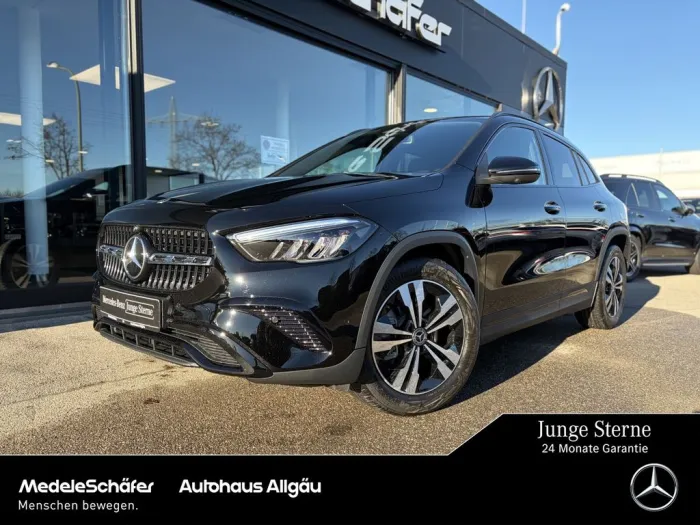 Mercedes-Benz GLA 200 Progressive Night AHK Distro AdvSound