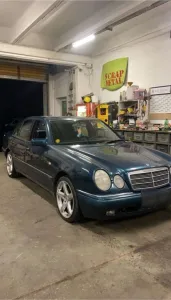 Mercedes-Benz Mercedes w210 e200