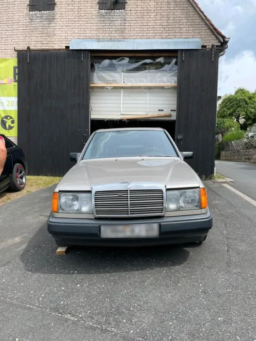 Mercedes-Benz Mercedes Benz E 230