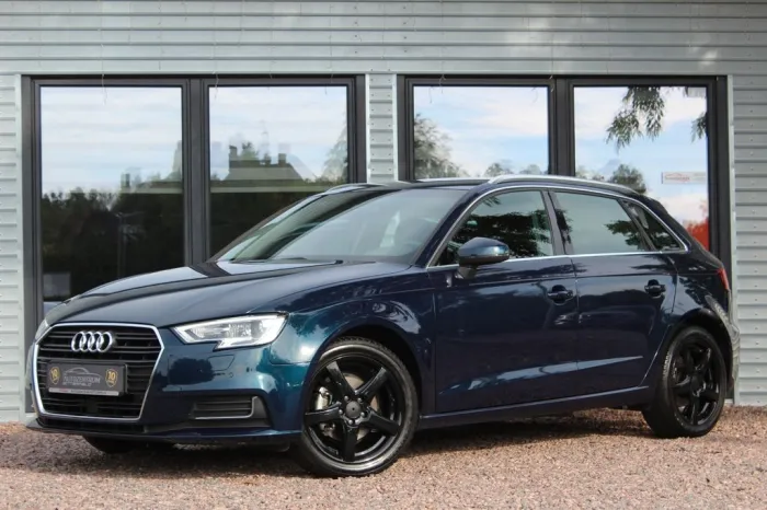Audi A3 Sportback design*Led*AHK*Sitzh.