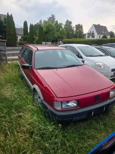 Volkswagen VW Passat Rot Oldtimer 16v