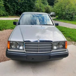Mercedes-Benz Mercedes W124 300D