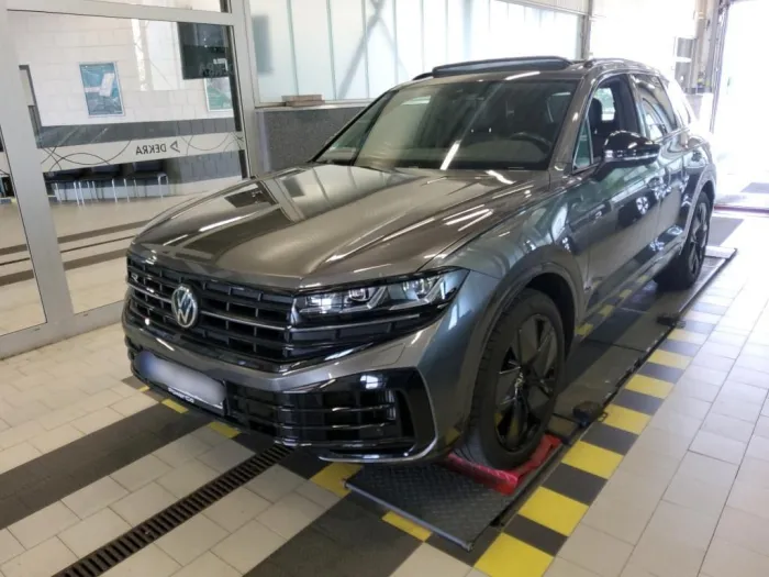Volkswagen Touareg R e-Hybrid ACC AIR AHK PANO MASSAGE 21Z