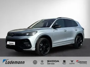 Volkswagen Tiguan R-Line 2.0 TDI 4MOT STANDHZ+PANO+AHK+DCC+