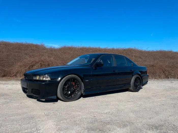 BMW E38 740i