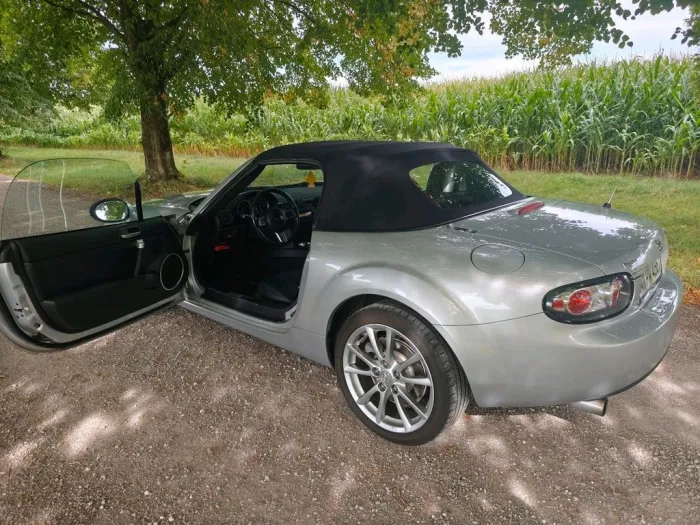 Mazda zu Verkaufen sehr sehr gut erhaltener Mazd...
