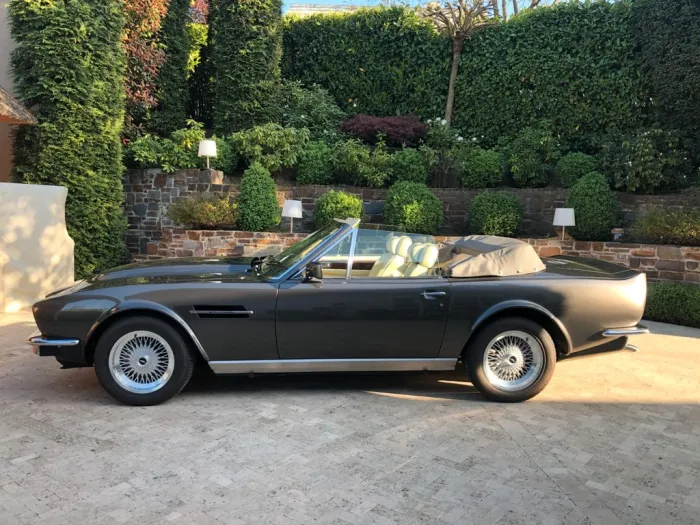 Aston Martin V8 Vantage Volante