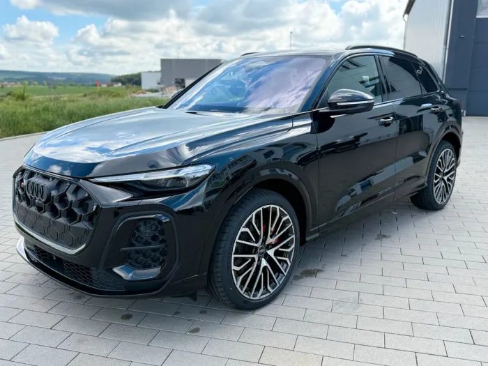 Audi Q5 TDI quattro +AHK+PANO+STANDHEIZUNG
