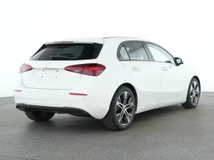 Mercedes-Benz A 200 d Premium Night Pano DIS Burmester 360 AHK