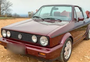 Volkswagen Golf 1 Cabrio Etienne Aigner in bordeauxrot