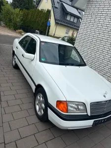 Mercedes-Benz Mercedes c180 h Kennzeichen