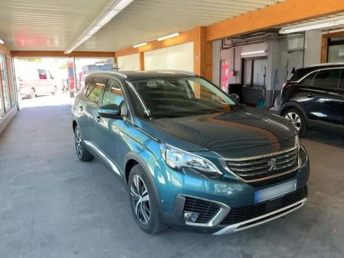 Peugeot 5008 PureTech Automatik  7 Sitze
