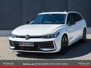 Volkswagen Passat Variant 2.0 TDI DSG 4M R-Line*STHZ*PANO*H