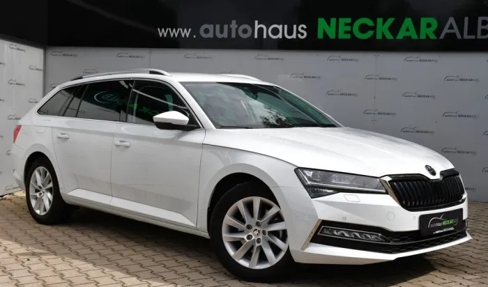 Skoda Superb Combi Style iV *Virtual*Kamera*Navi*AHK*