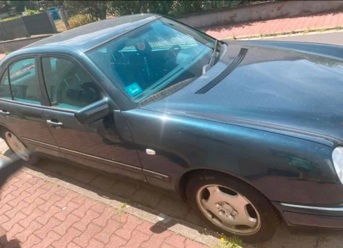 Mercedes-Benz mercedes benz w210 e320