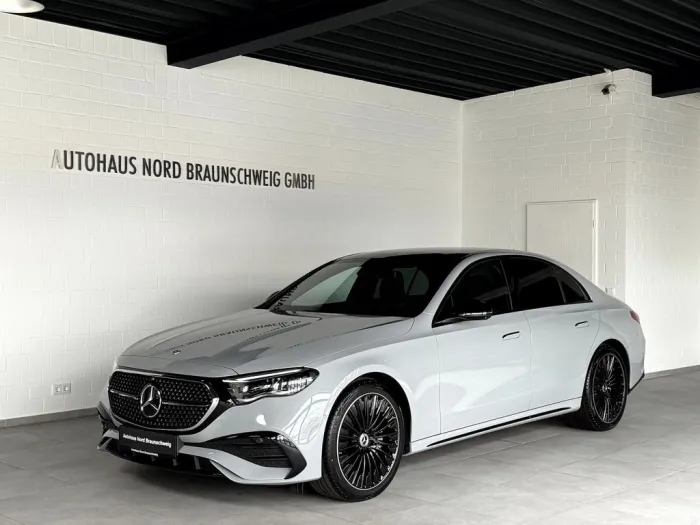 Mercedes-Benz E 220 d AMG Line*Superscreen*Pano*AHK*Night*