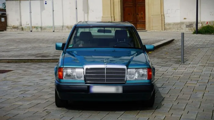 Mercedes-Benz Mercedes Benz W124 230E