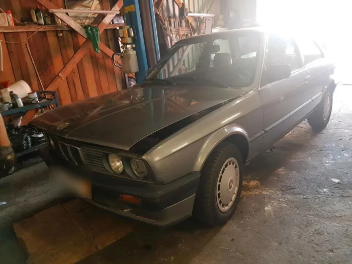 BMW E 30 Baujahr 1991 318i Benziner