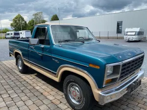 Ford F100 Pickup mit Short Bed
