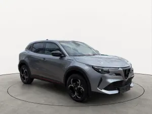 Alfa Romeo Junior Ibrida-SPECIALE *Sabelt*Pano*LED-Matrix*