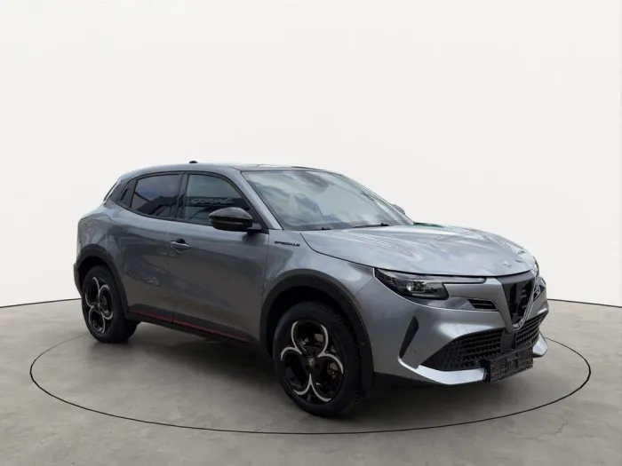 Alfa Romeo Junior Ibrida-SPECIALE *Sabelt*Pano*LED-Matrix*