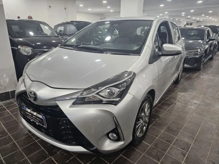 Toyota NUOVA TOYOTA YARIS 1.5 BENZ/GPL 110CV LOUNGE 2WD