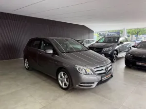 Mercedes-Benz B 180 BlueEfficiency*Tempomat*Bi-Xenon*Navi*SHZ*