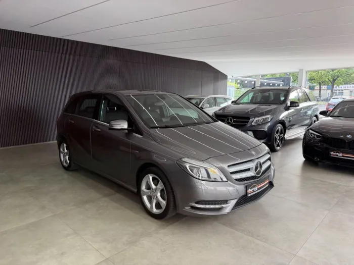 Mercedes-Benz B 180 BlueEfficiency*Tempomat*Bi-Xenon*Navi*SHZ*