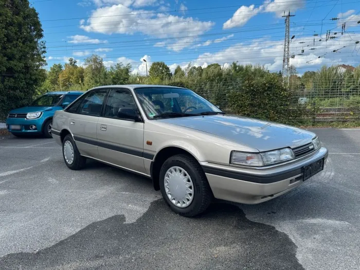 Mazda 626 2,0 l H. Zulassung Neue TÜV
