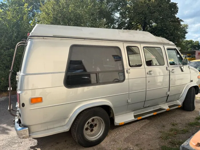 Chevrolet G20 Van WoMo 5.7 V8 Gasanlage Ca...