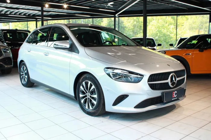 Mercedes-Benz B 180 LED/MBUX/1000km!