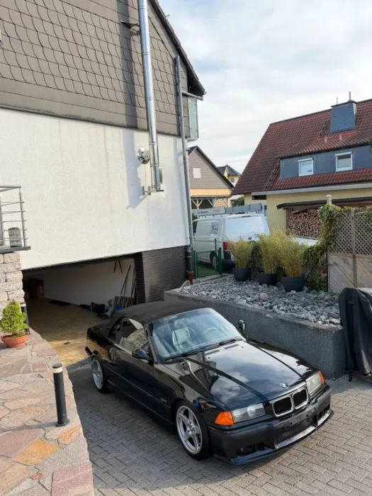 BMW E36 328i I M Paket I Cosmoschwarz Meta...